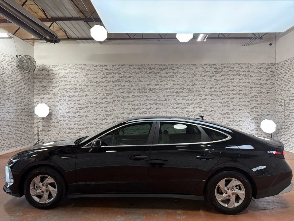 Certified 2025 Hyundai Sonata SE FWD image 4