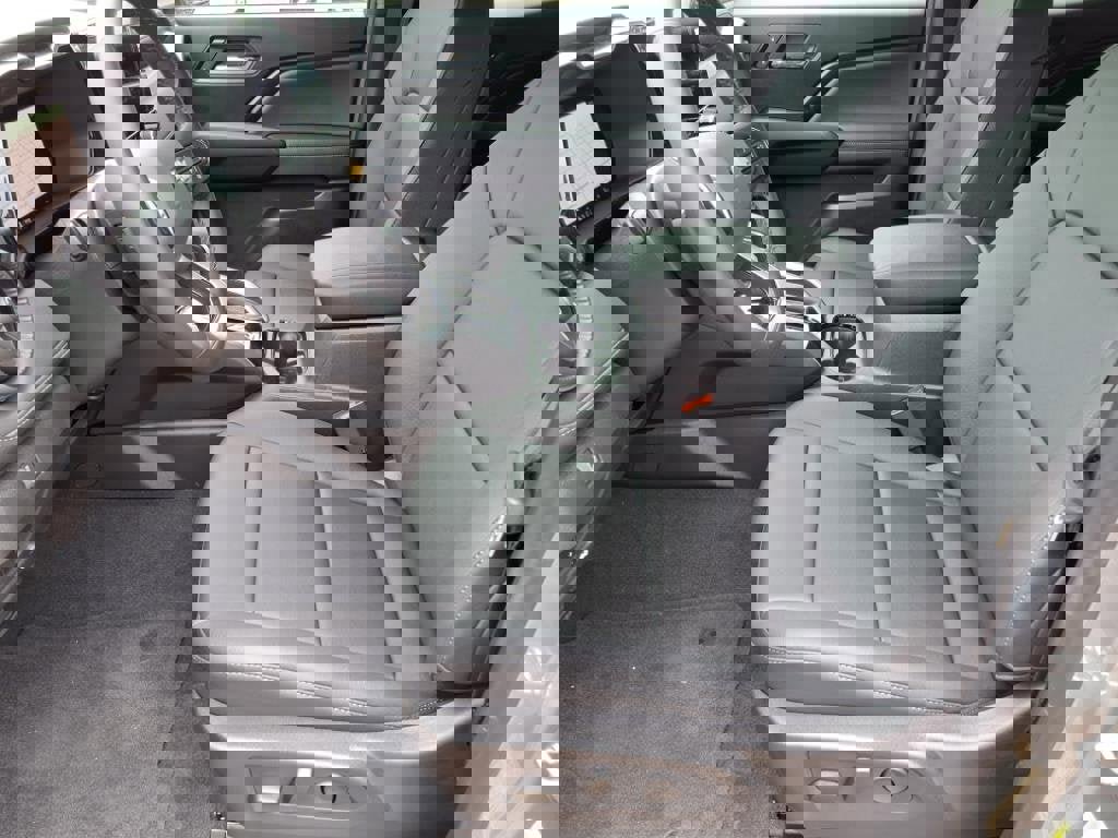 New 2025 Chevrolet Colorado LT w/ LT Convenience Package image 12