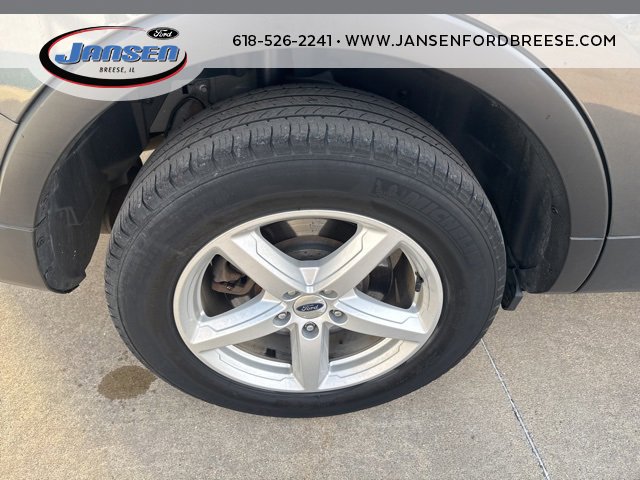 Used 2017 Ford Explorer XLT w/ Equipment Group 202A image 7