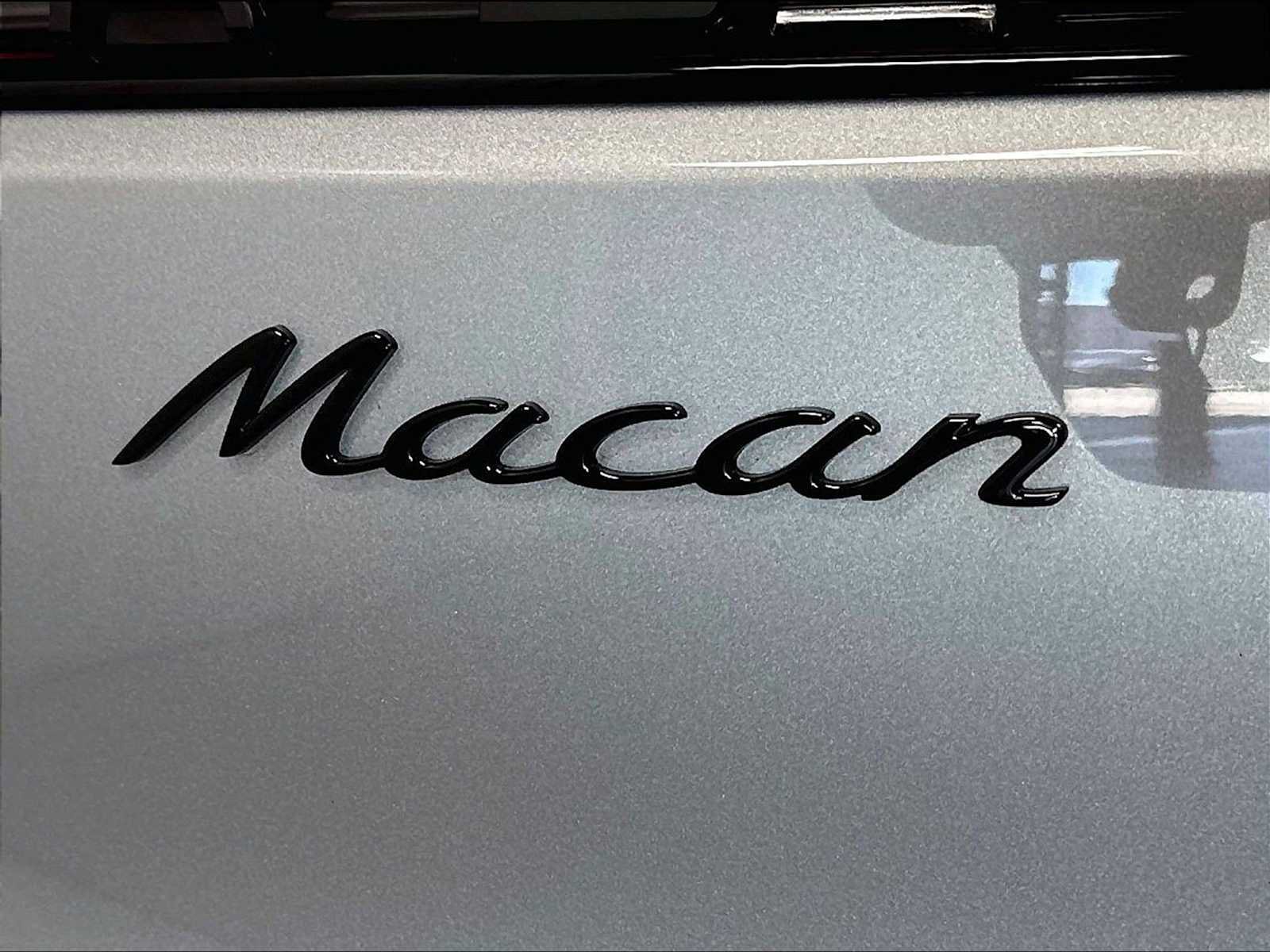 Used 2026 Porsche Macan AWD/4WD image 33