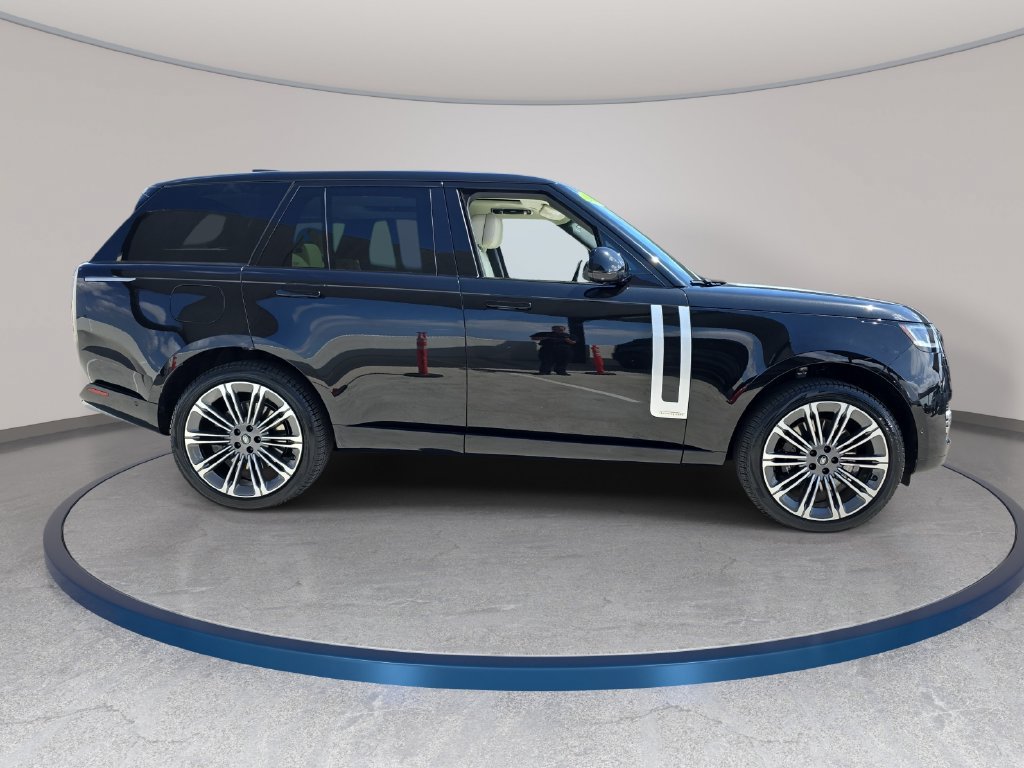 Used 2024 Land Rover Range Rover Autobiography AWD/4WD image 4