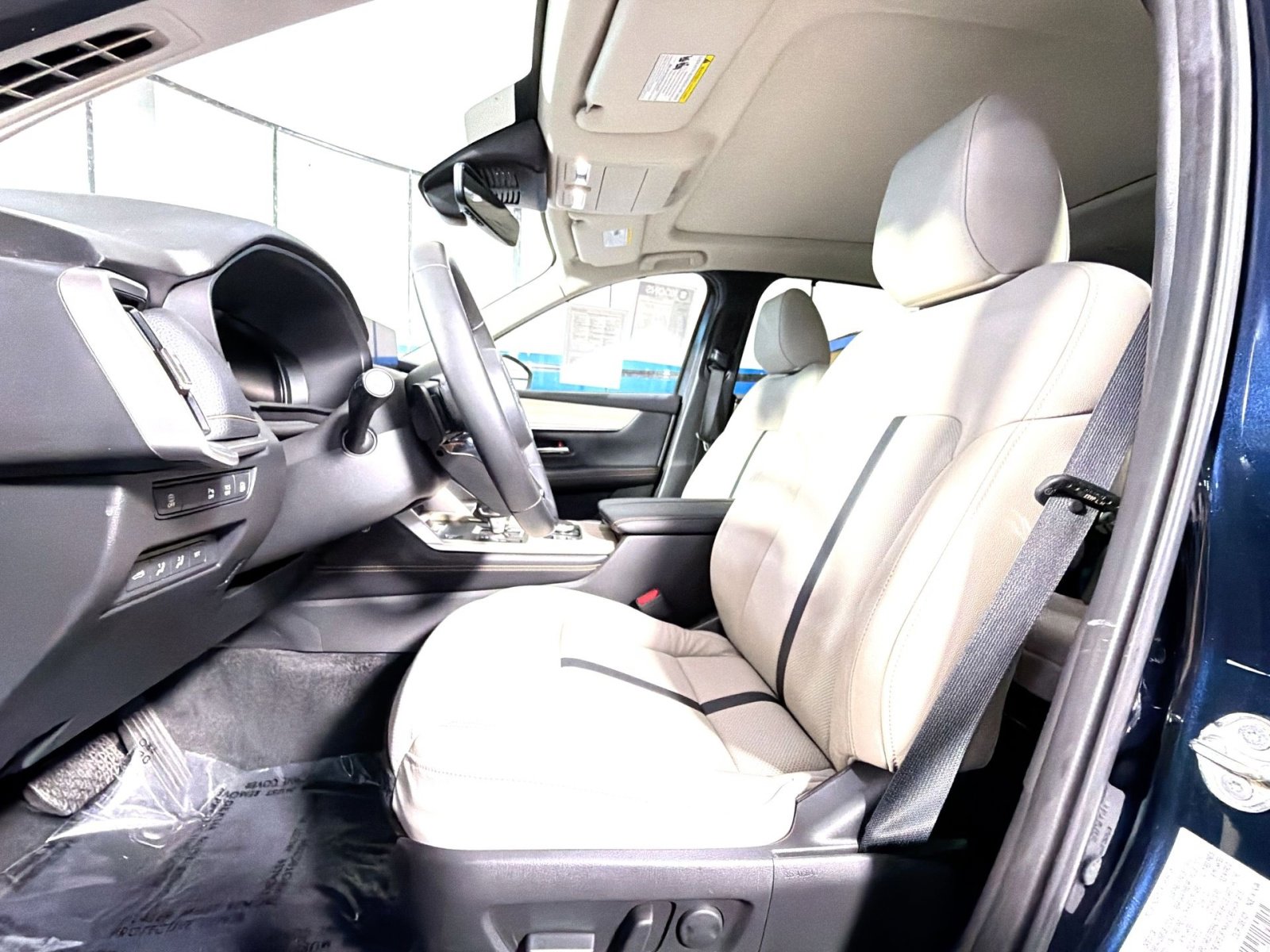 Used 2024 MAZDA CX-90 Plug-In Hybrid w/ Premium Pkg AWD/4WD image 25