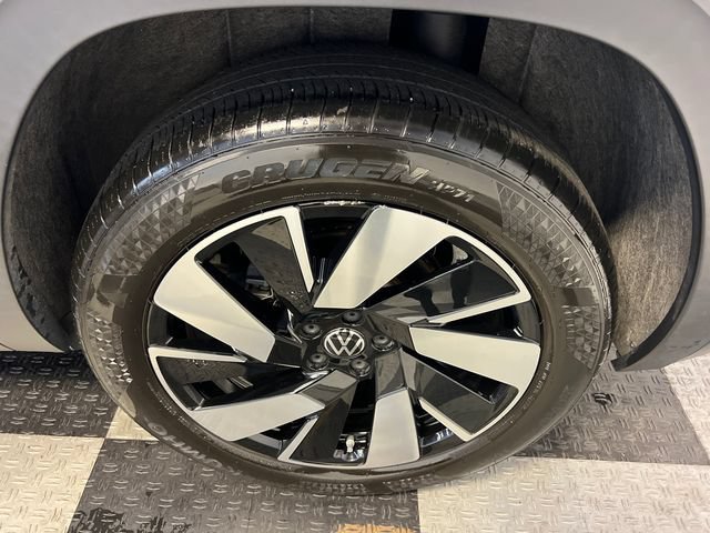 Certified 2024 Volkswagen Atlas Cross Sport SE FWD image 16