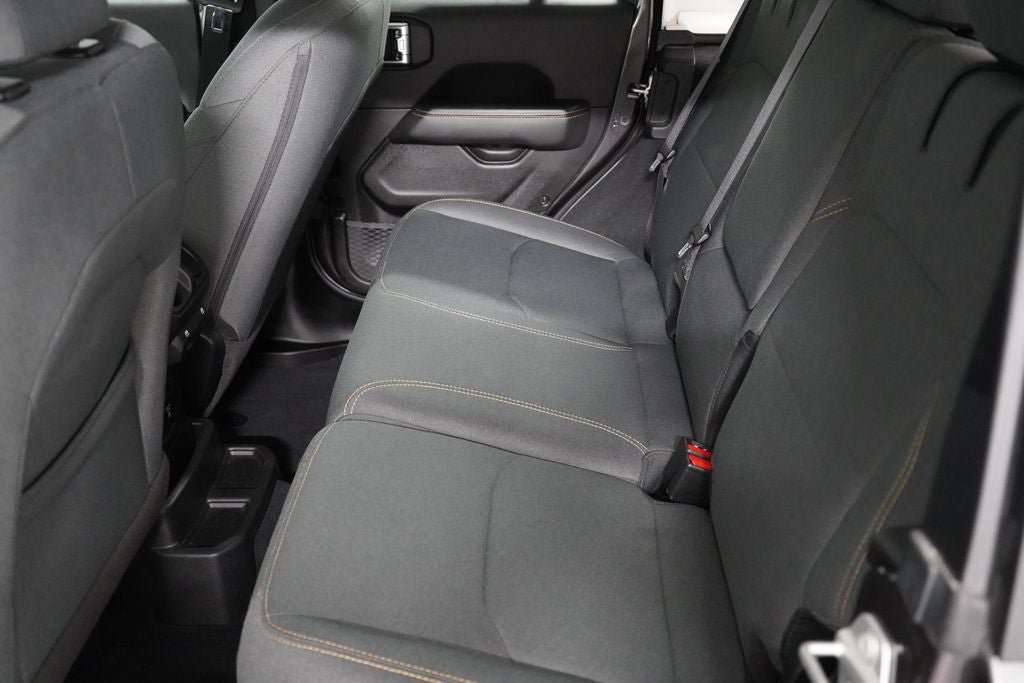 Used 2025 Jeep Wrangler Unlimited Sahara AWD/4WD image 27