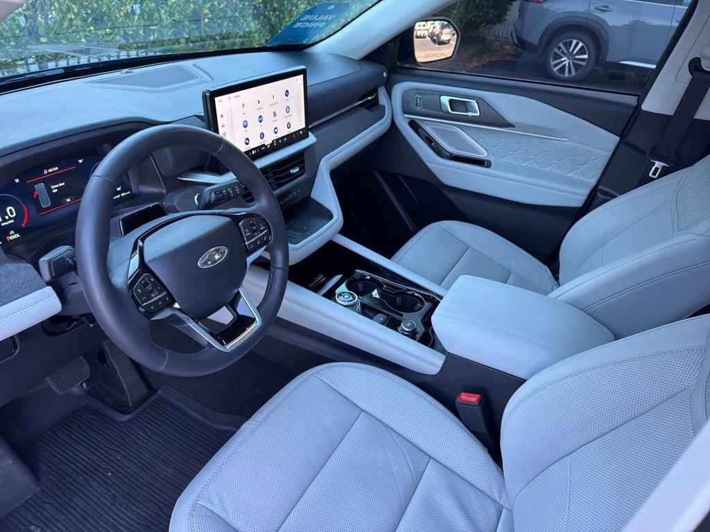 Used 2025 Ford Explorer Platinum w/ Ultimate Package image 10