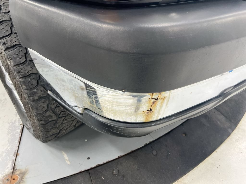 Used 2004 Chevrolet Silverado 2500 LT w/ Skid Plate Package AWD/4WD image 27