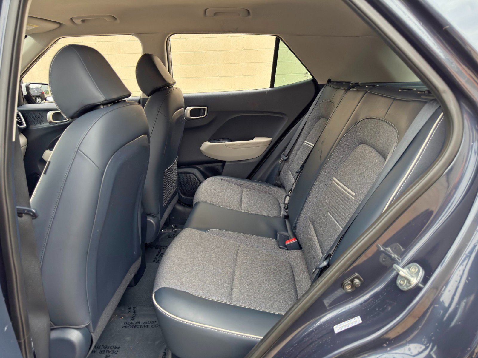 Used 2022 Hyundai Venue Limited FWD image 36