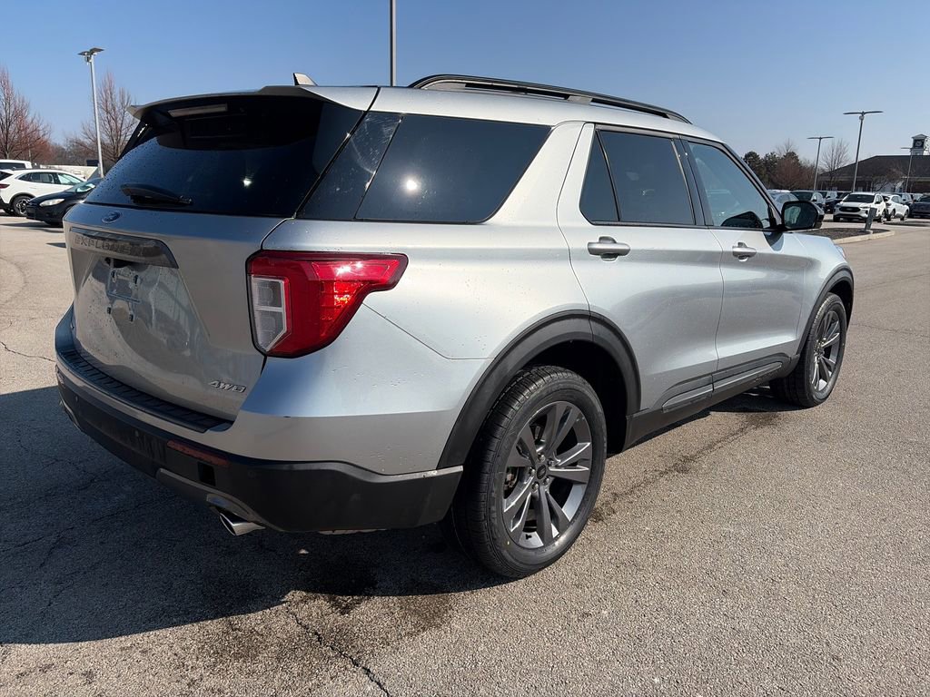 Used 2023 Ford Explorer XLT w/ Equipment Group 202A image 7