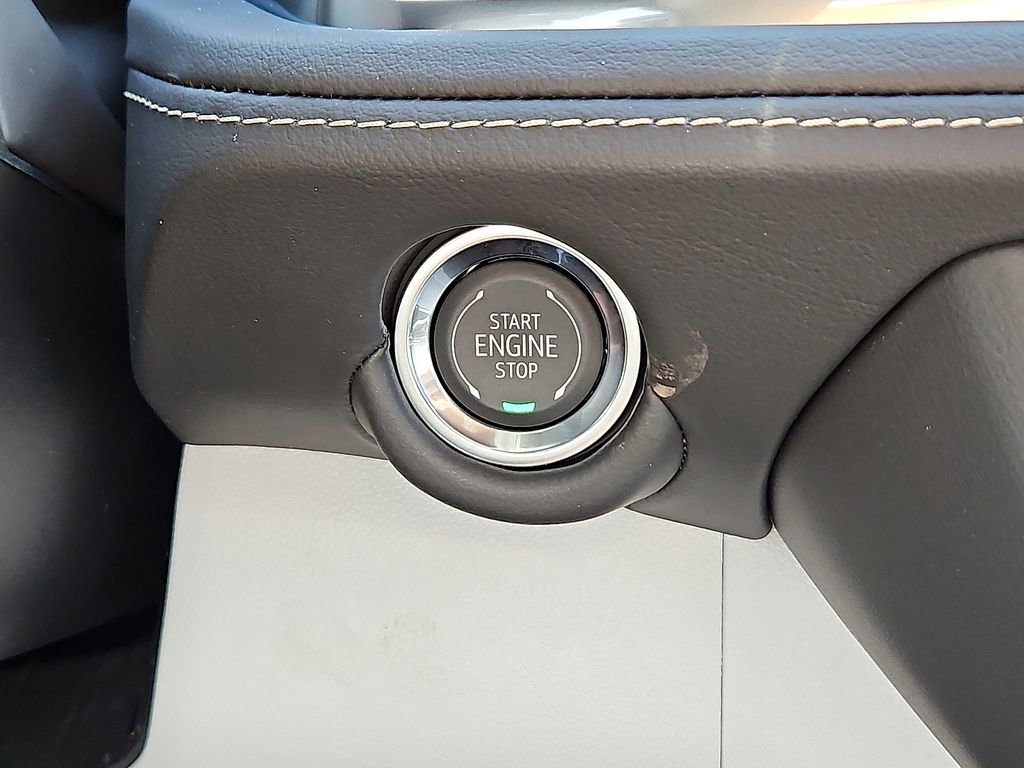 New 2025 Chevrolet Suburban Premier image 17