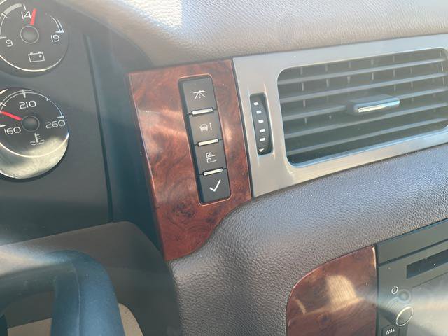 Used 2014 Chevrolet Silverado 2500 LTZ w/ LTZ Plus Package image 18