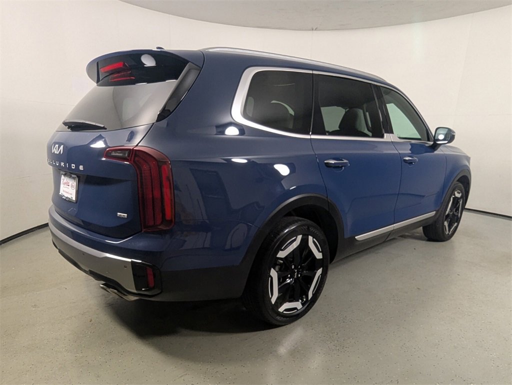 Used 2023 Kia Telluride S image 7