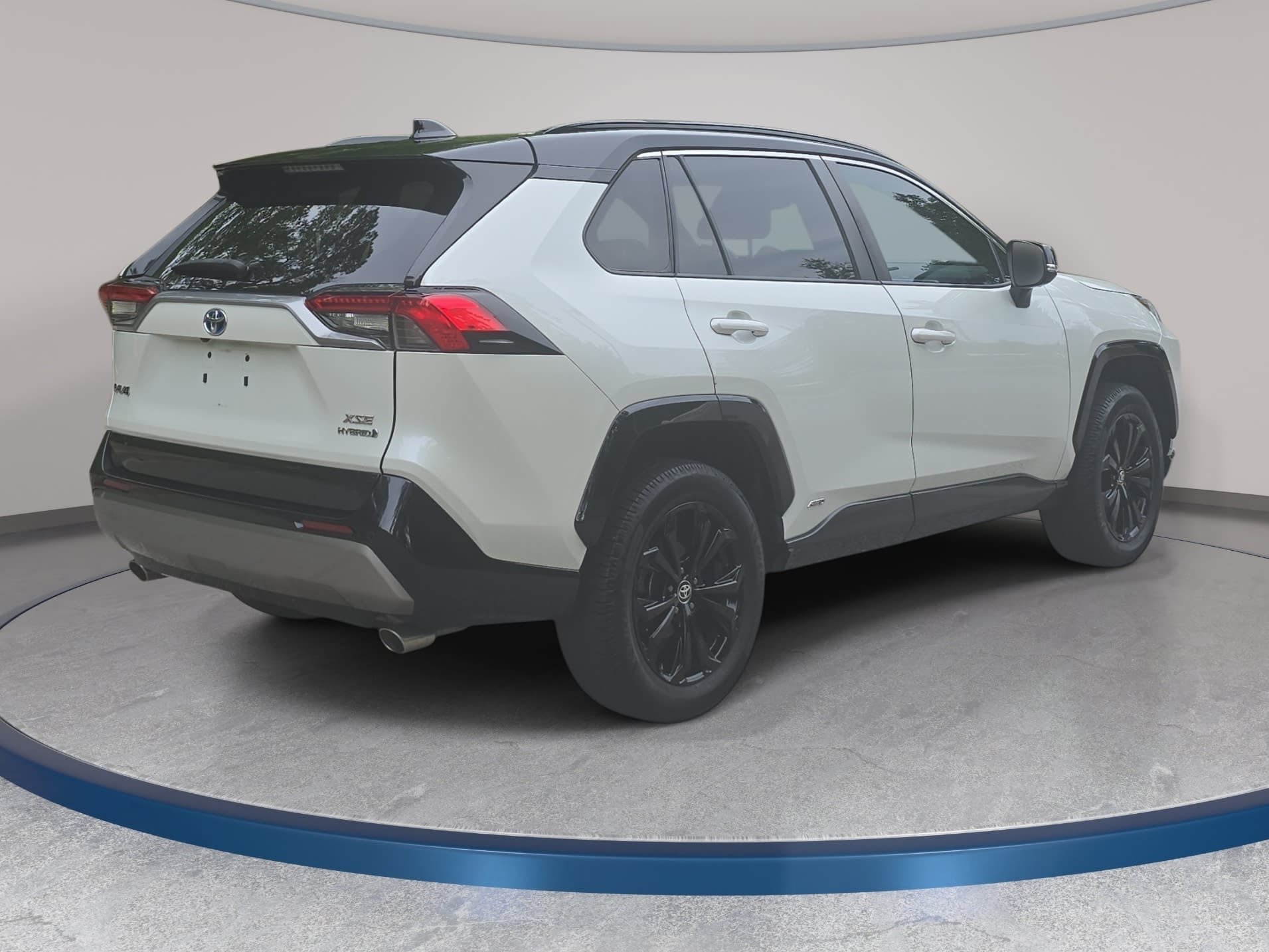 Used 2022 Toyota RAV4 XSE AWD/4WD image 5