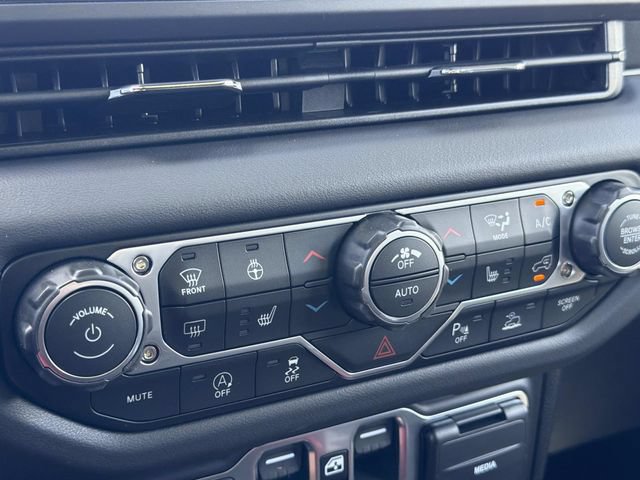 New 2027 Jeep Wrangler Unlimited Sahara AWD/4WD image 36