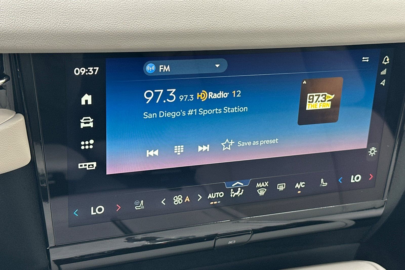 New 2026 Lincoln Navigator Premiere image 18