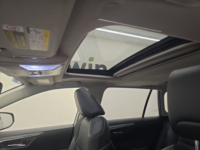 Used 2023 Toyota RAV4 XLE Premium AWD/4WD image 21