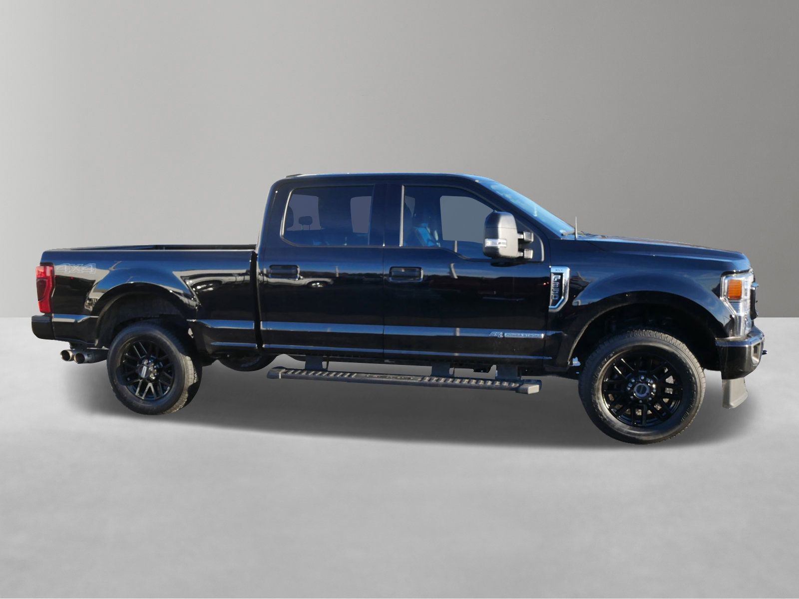 Used 2022 Ford F350 XLT w/ Black Appearance Package image 5