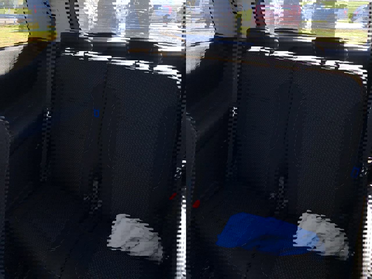 Used 2023 GMC Acadia SLE w/ Driver Convenience Package image 12