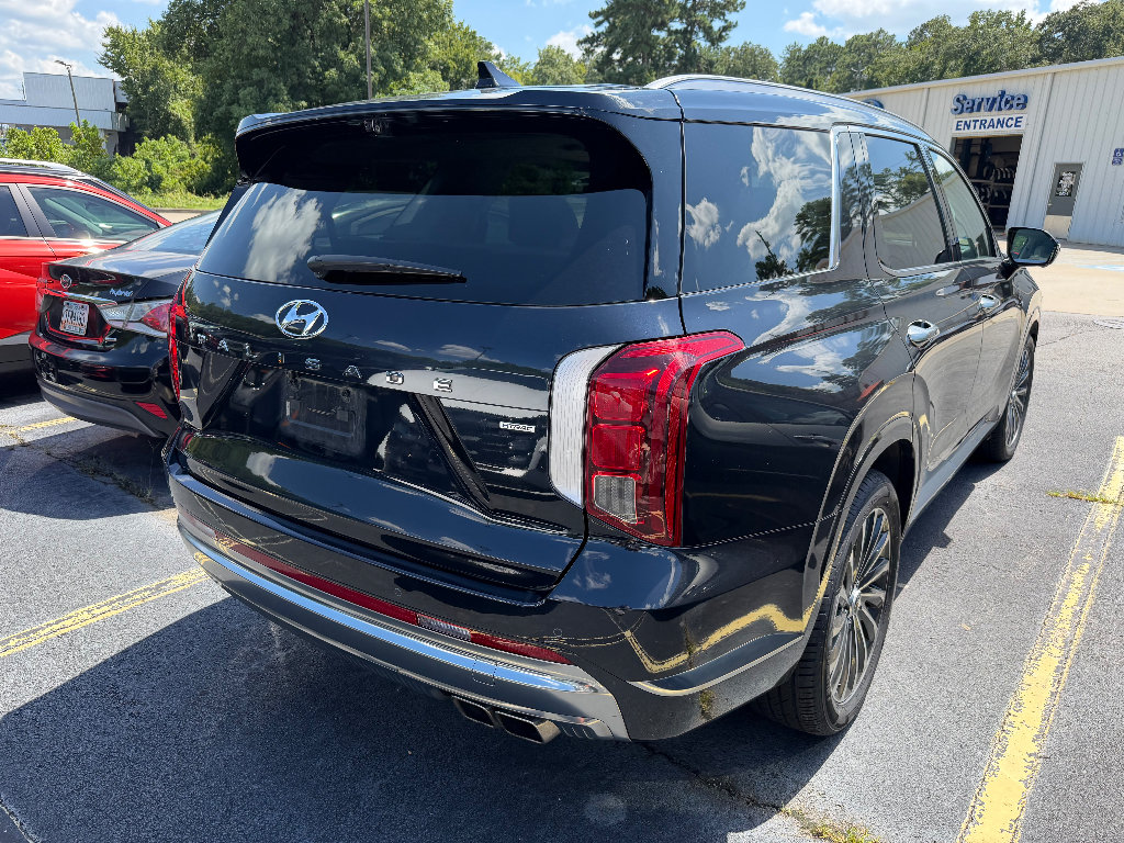 Used 2024 Hyundai Palisade Calligraphy AWD/4WD image 3