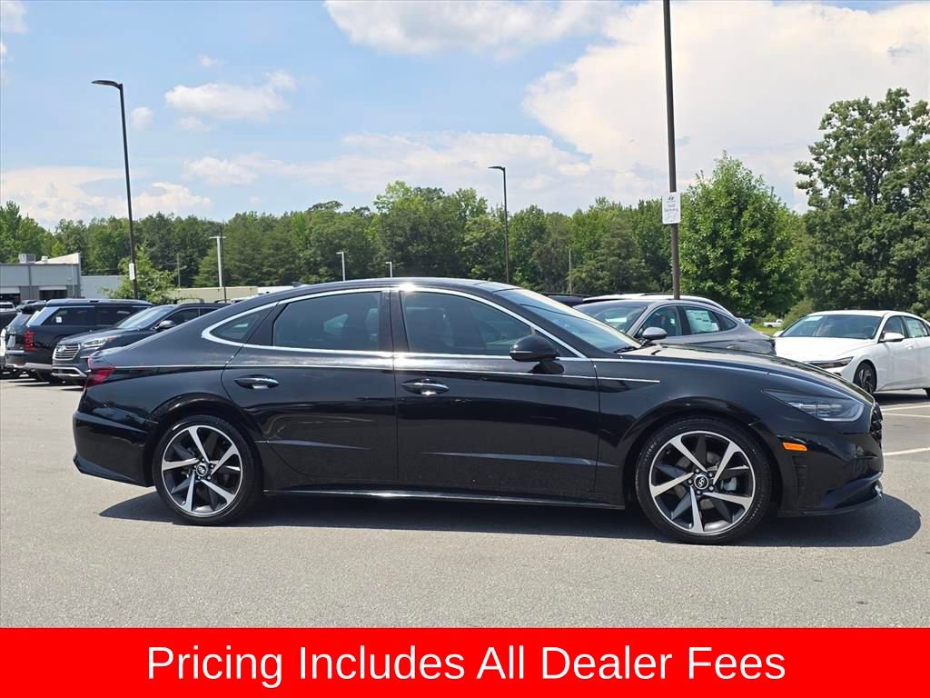 Used 2023 Hyundai Sonata SEL Plus FWD image 2
