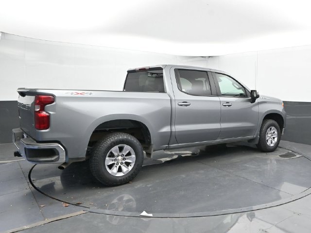 Used 2026 Chevrolet Silverado 1500 LT AWD/4WD image 2