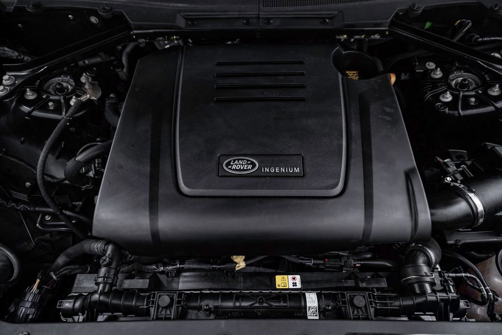 Used 2025 Land Rover Defender 110 S image 27