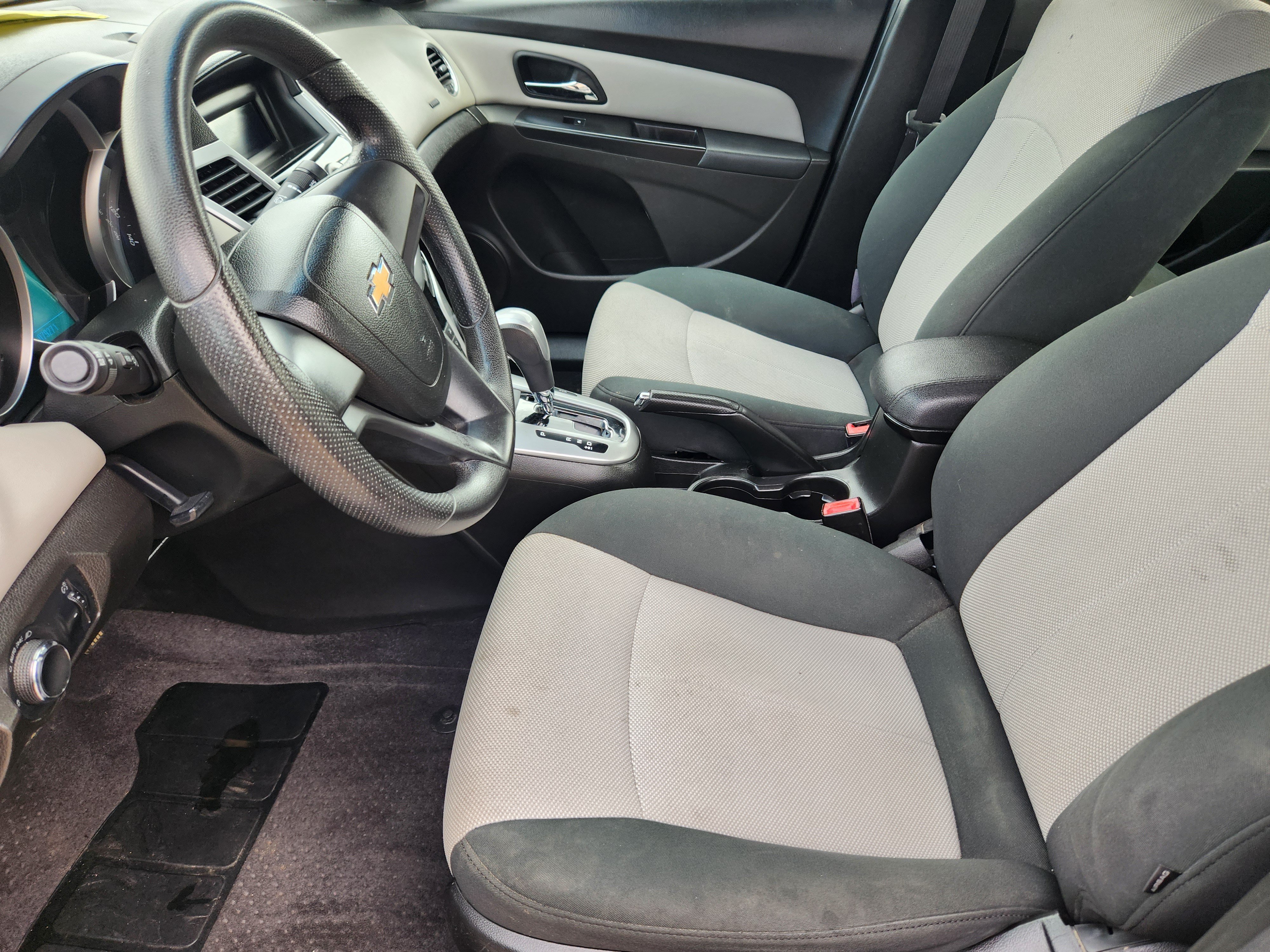 Used 2011 Chevrolet Cruze LS FWD image 9