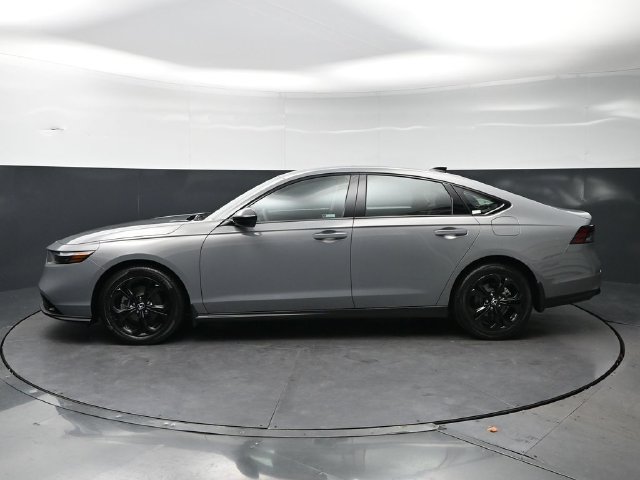 Used 2025 Honda Accord SE image 8