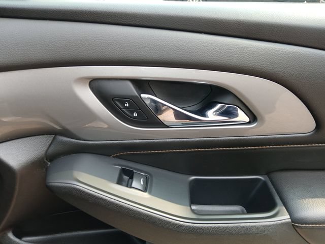 Used 2018 Chevrolet Traverse LT FWD image 48