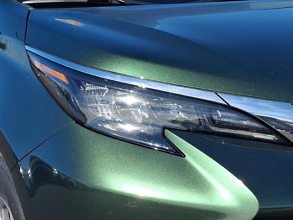 Certified 2025 Toyota Sienna XLE FWD image 13