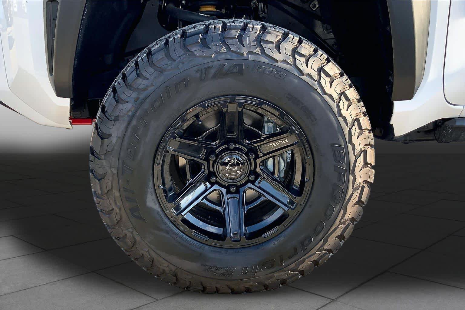 Used 2026 Toyota 4Runner SR5 AWD/4WD image 11