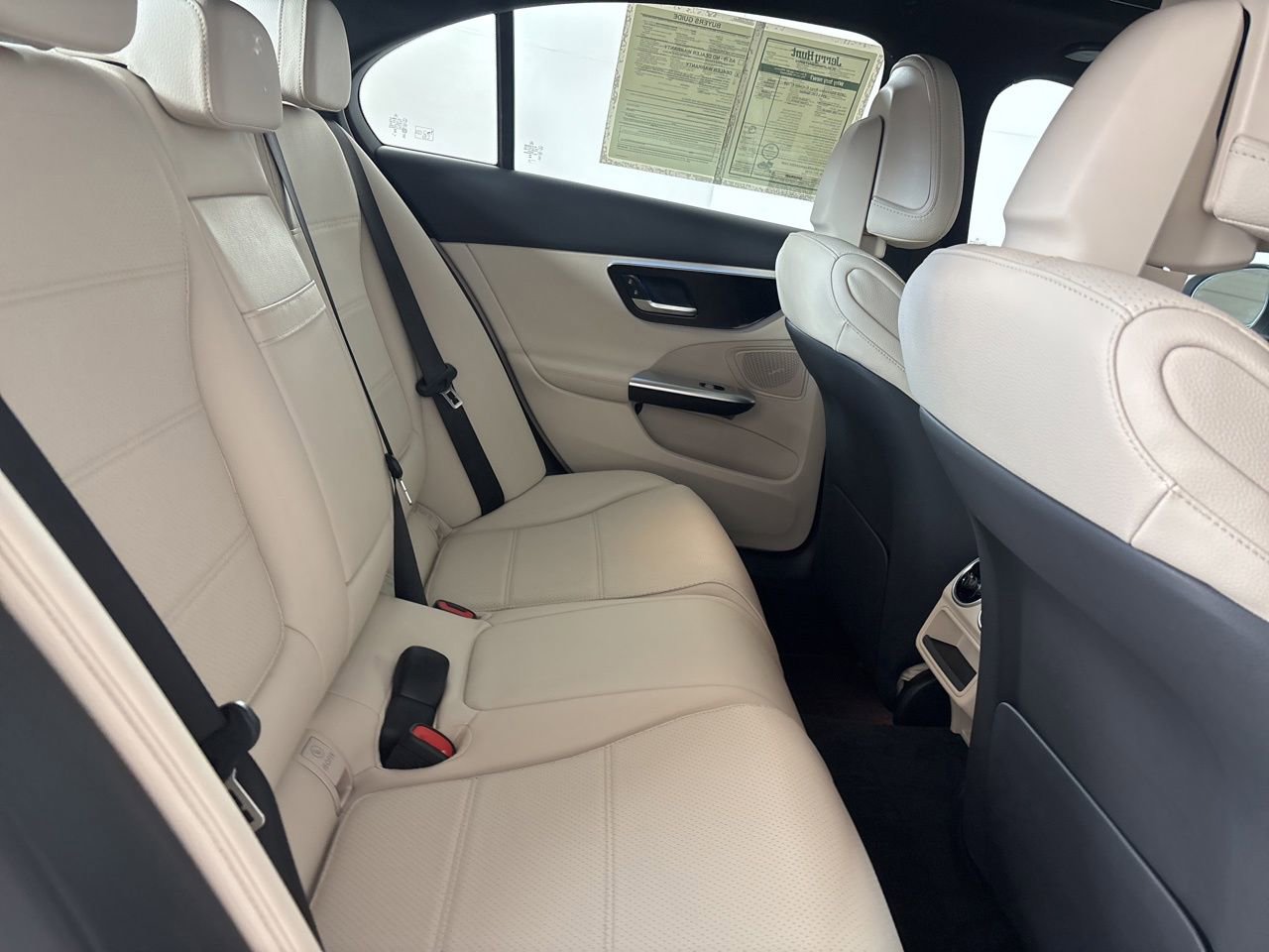 Used 2025 Mercedes-Benz C 300 4MATIC Sedan image 26