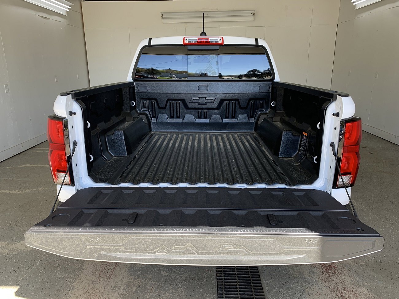 New 2024 Chevrolet Colorado LT w/ LT Convenience Package III image 9