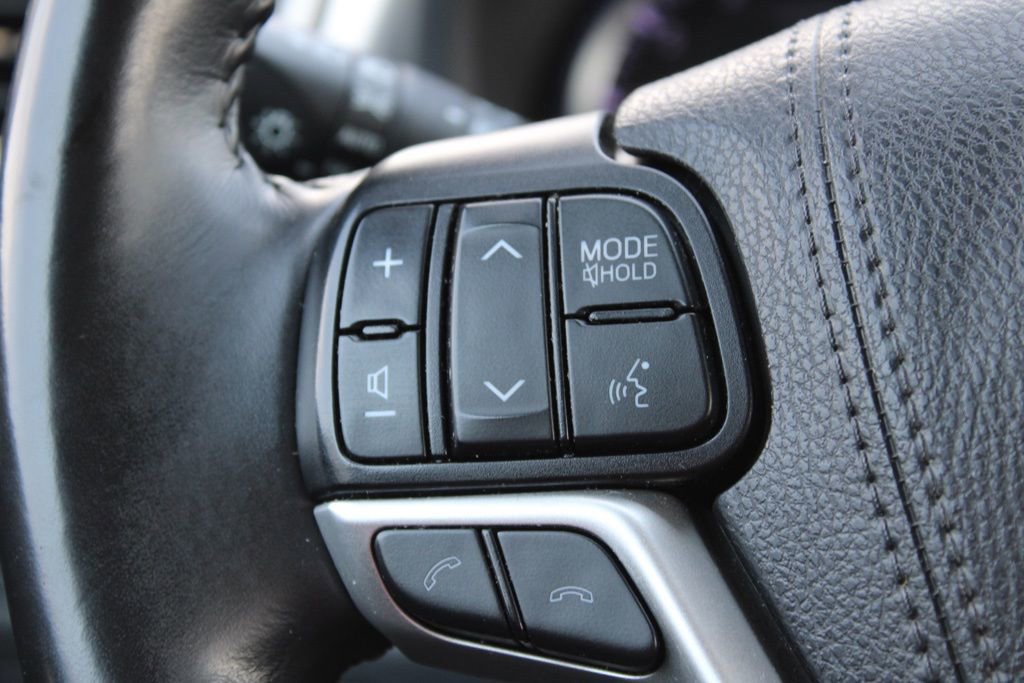 Used 2019 Toyota Highlander Limited image 34