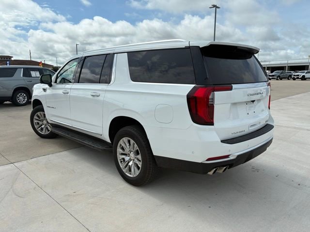 Used 2025 GMC Yukon XL Denali AWD/4WD image 5