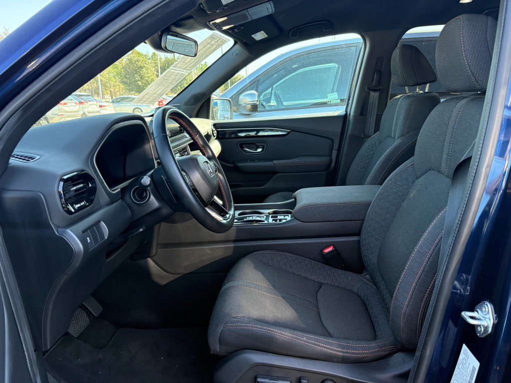 Certified 2024 Honda Pilot Sport image 10