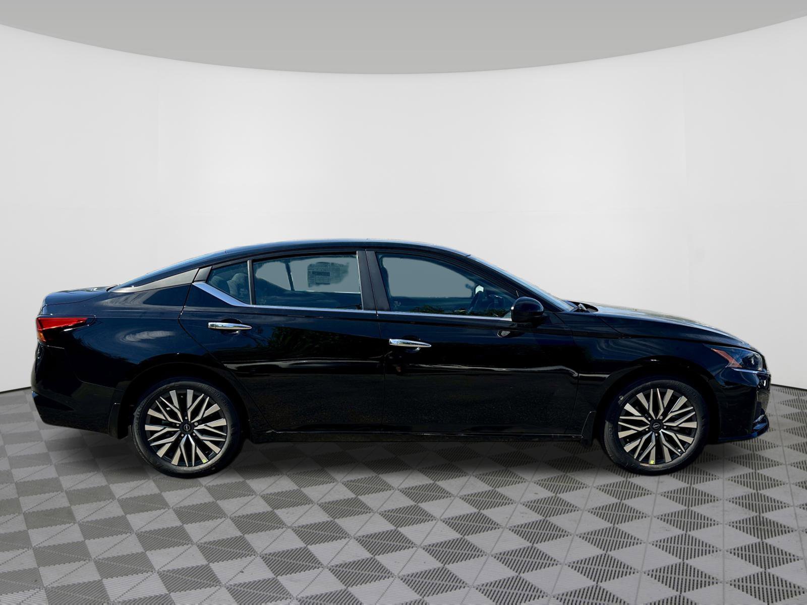 New 2026 Nissan Altima 2.5 SV w/ SV Premium Package FWD image 2