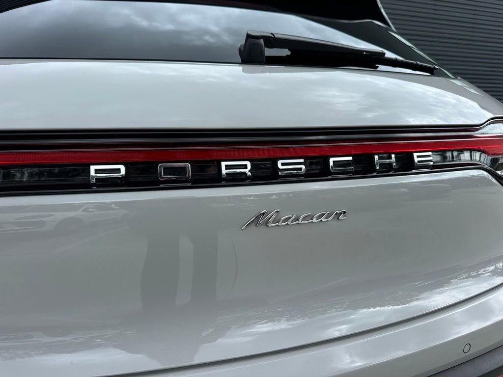 Certified 2024 Porsche Macan AWD/4WD image 14