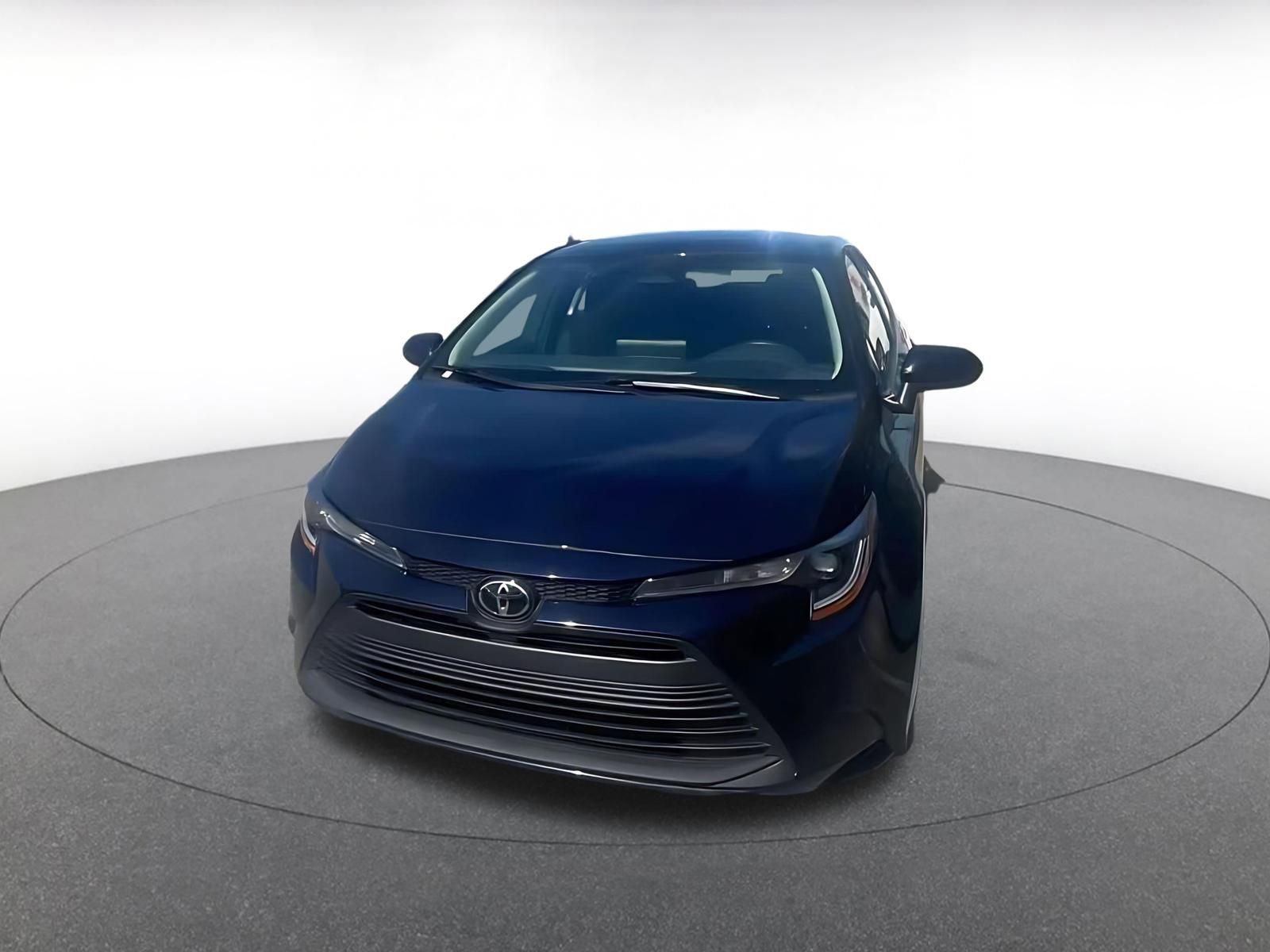Used 2025 Toyota Corolla LE FWD image 7