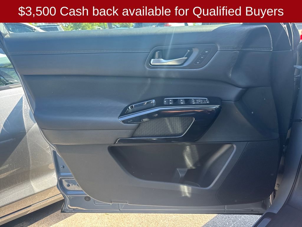 New 2026 Nissan Pathfinder Platinum w/ Cargo Package image 12