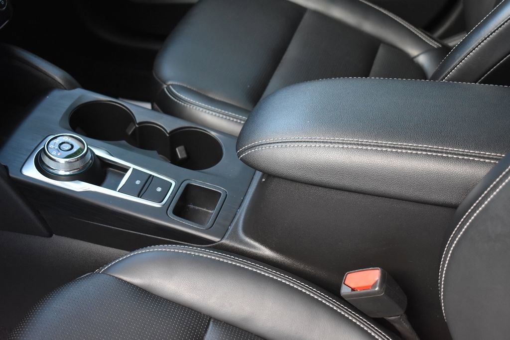 Used 2025 Ford Escape Platinum image 19