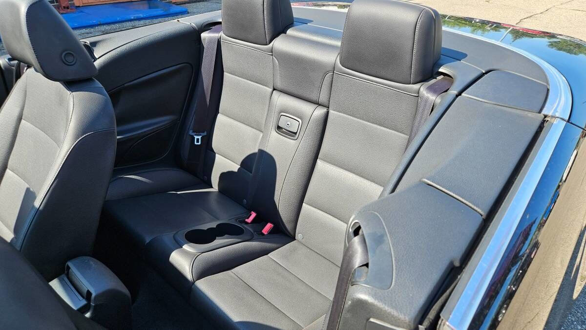 Used 2011 Volkswagen Eos Komfort FWD image 15