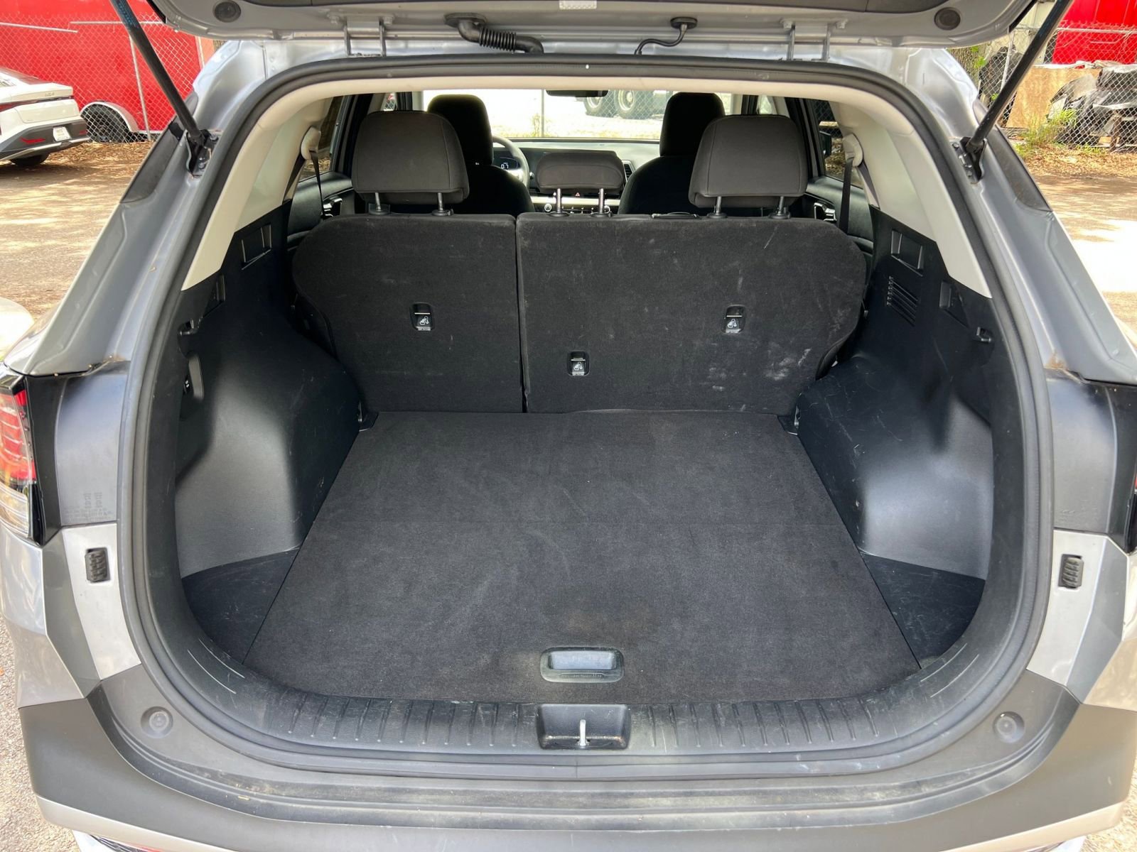 Used 2025 Kia Sportage LX FWD image 29