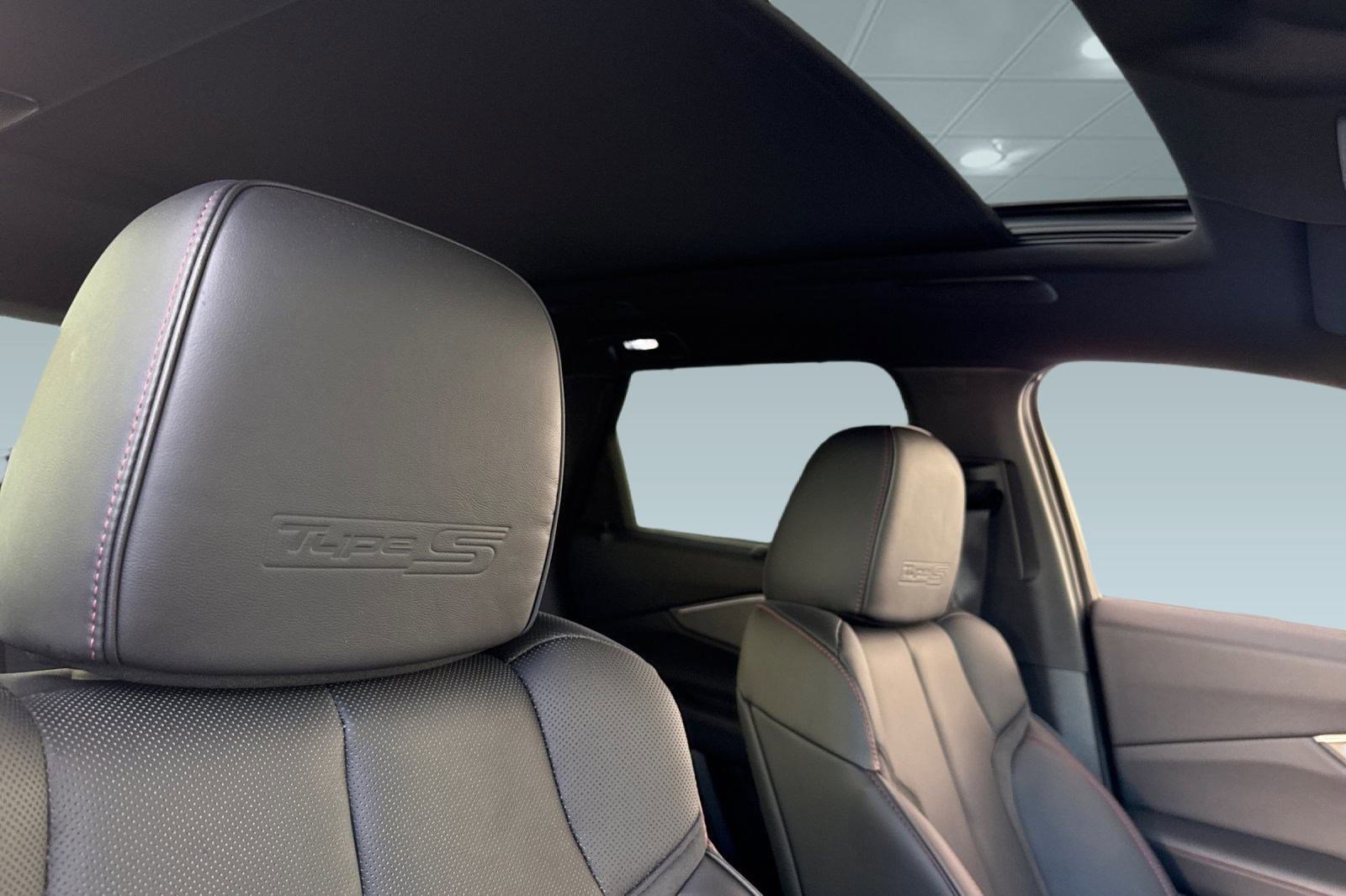 Used 2024 Acura ZDX Type S image 23