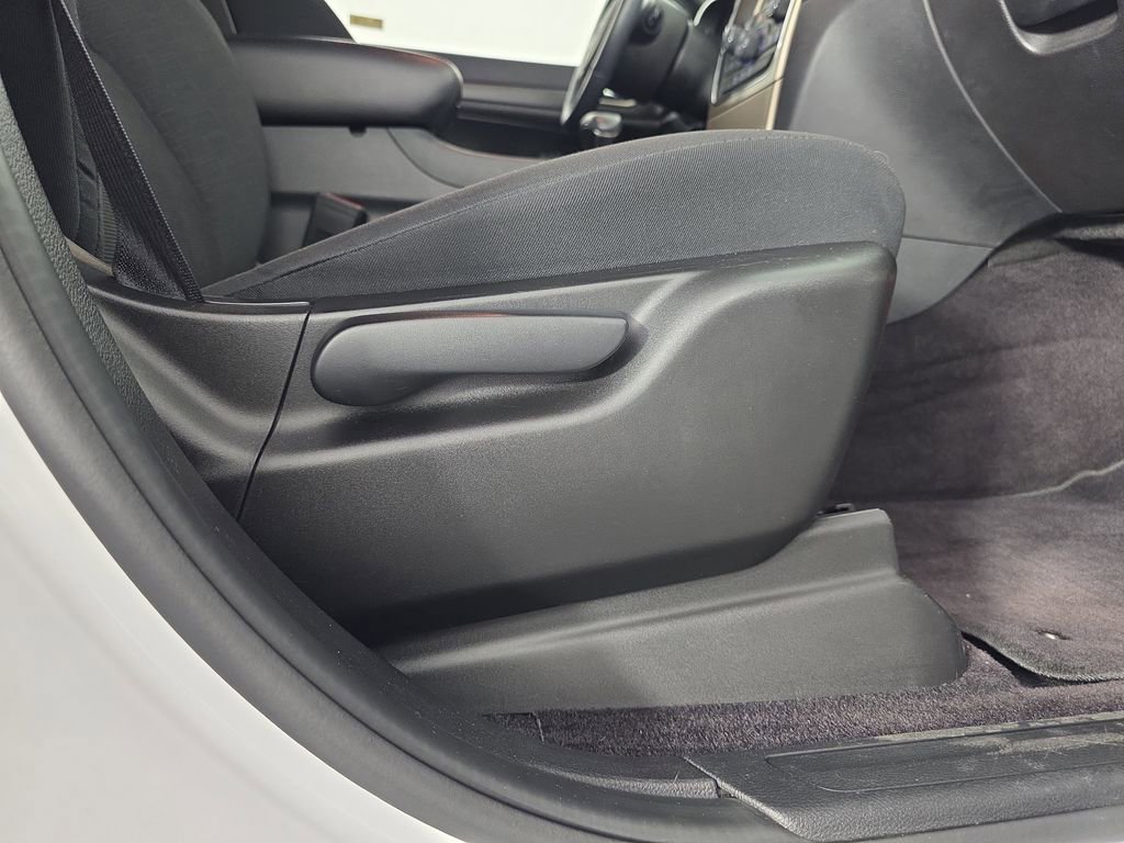 Used 2015 Jeep Grand Cherokee Laredo w/ Quick Order Package 23E image 34