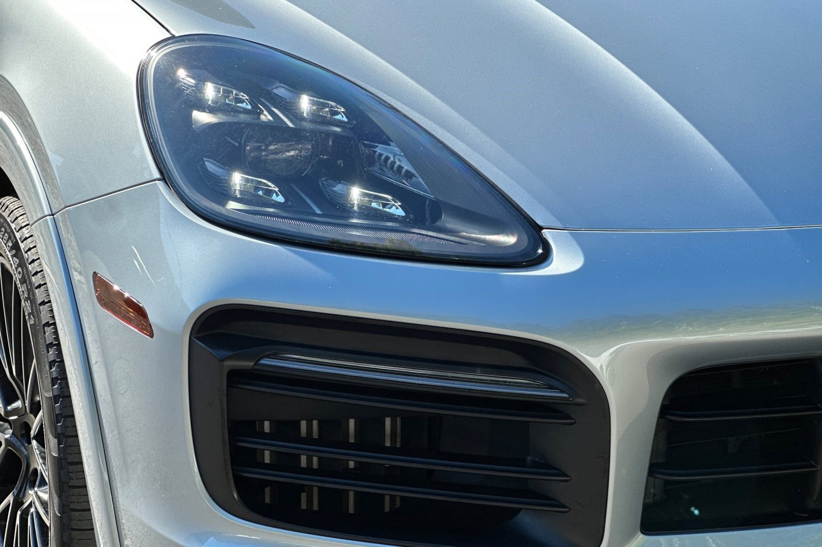 Used 2021 Porsche Cayenne GTS image 12