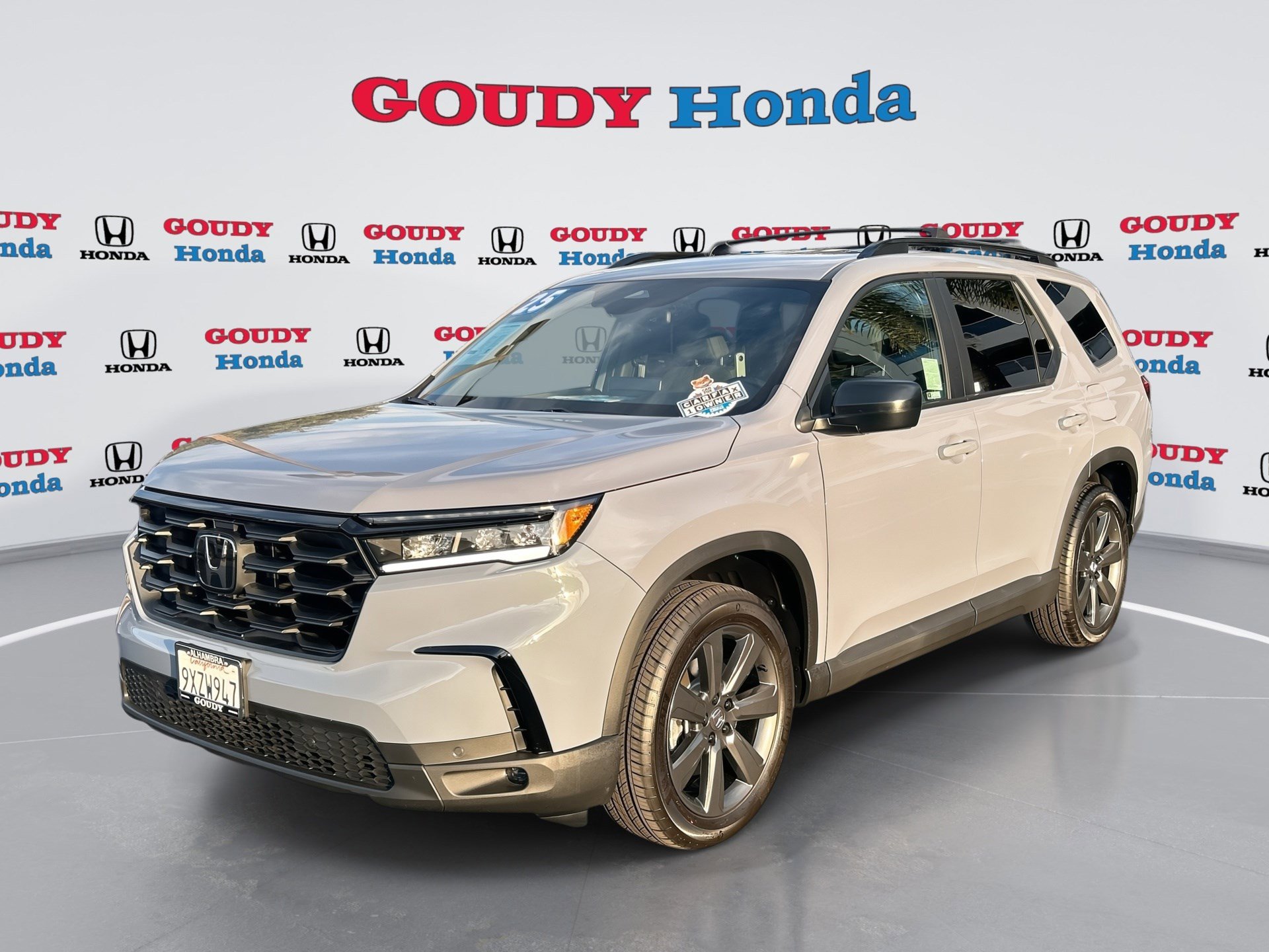 Used 2025 Honda Pilot Sport