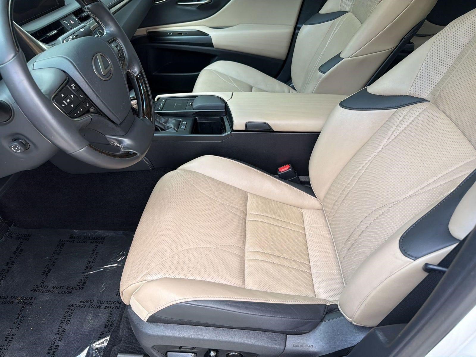Used 2021 Lexus ES 300h w/ Accessory Package FWD image 5
