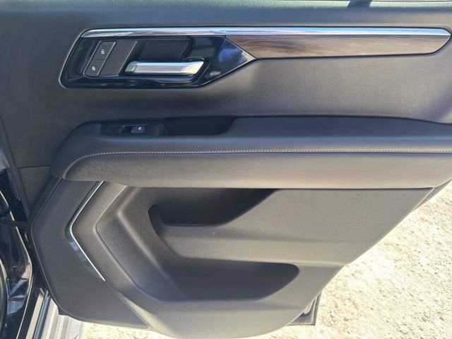 Used 2025 Chevrolet Tahoe LT AWD/4WD image 26