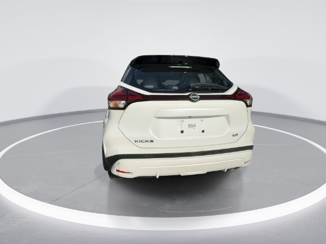 Used 2024 Nissan Kicks SR w/ SR Premium Package FWD image 7