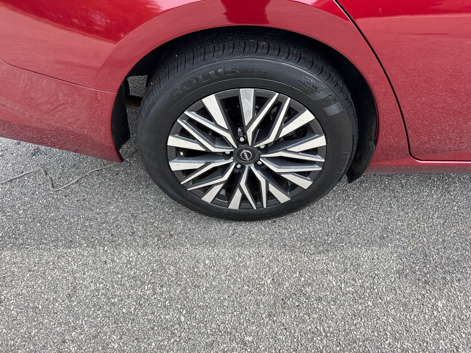 Used 2024 Nissan Altima 2.5 SV image 17